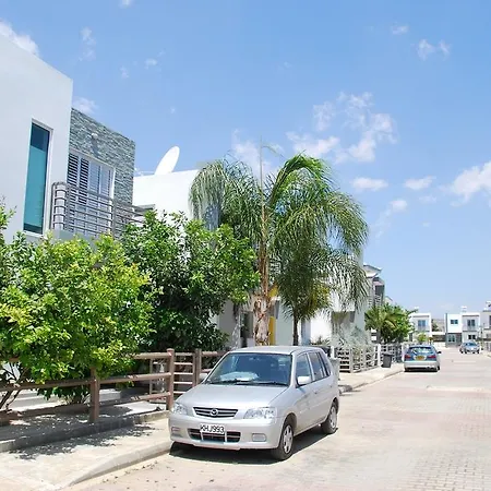 Villa Aria Gardens 36 *